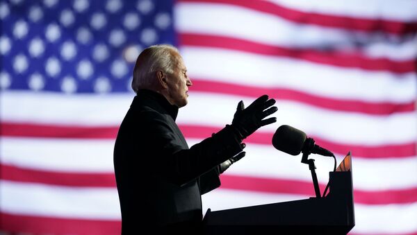 Democratic U.S. presidential nominee and former Vice President Joe Biden speaks during a drive-in campaign rally at Heinz Field in Pittsburgh, Pennsylvania, U.S., November 2, 2020 - 俄羅斯衛星通訊社