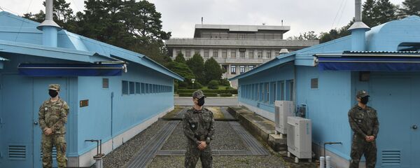Южнокорейские военные в демилитаризированной зоне Южнокорейские военные в демилитаризированной зоне - 俄罗斯卫星通讯社