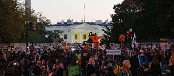 Ситуация у Белого Дома во время выборов в США - 俄羅斯衛星通訊社