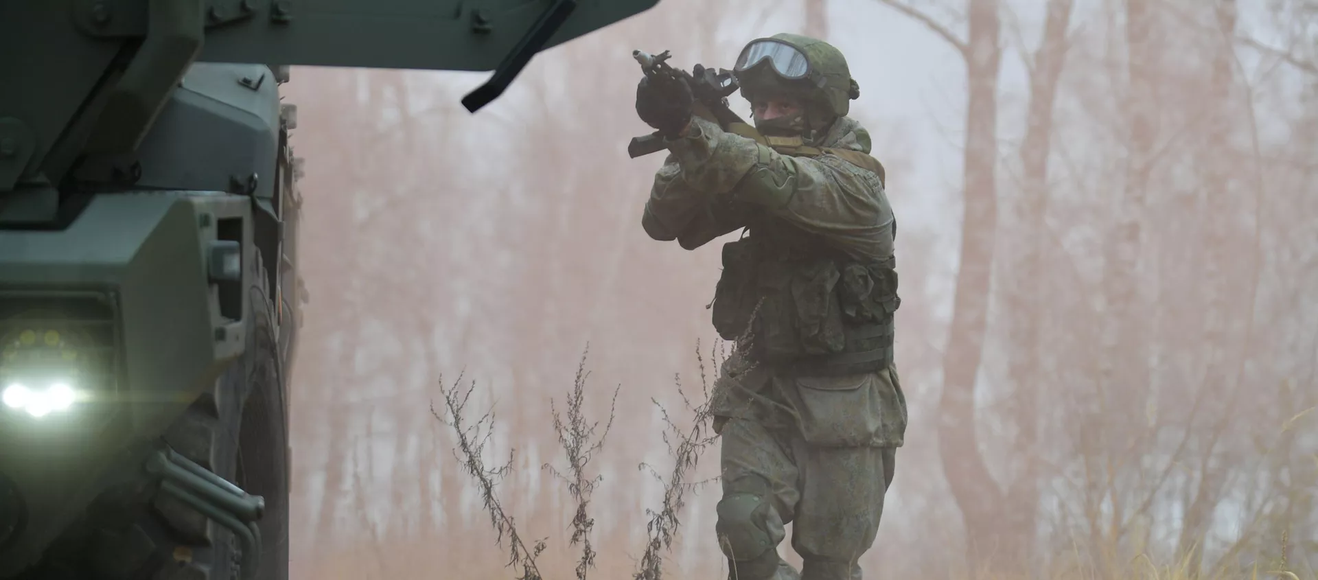 Военнослужащий разведывательных подразделений Западного военного округа во время тактико-специальных учений на специализированном полигоне Сормово - 俄羅斯衛星通訊社, 1920, 19.04.2021