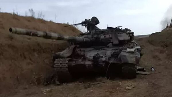 Захваченный армянскими силами азербайджанский танк Т-90  - 俄罗斯卫星通讯社