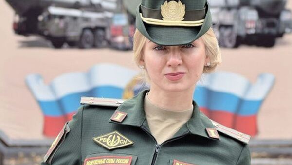 Лейтенант РВСН Кристина Заворотная  - 俄罗斯卫星通讯社