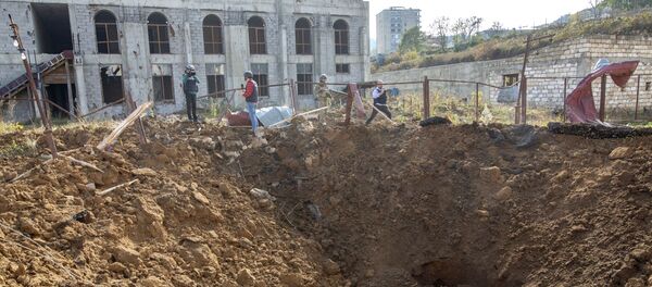 Журналисты на месте обстрела в городе Шуша - 俄罗斯卫星通讯社