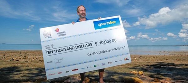 Рыбак отбил окуня у крокодила - 俄羅斯衛星通訊社