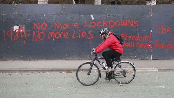 Граффити против локдауна в Манчестере, Великобритания - 俄罗斯卫星通讯社