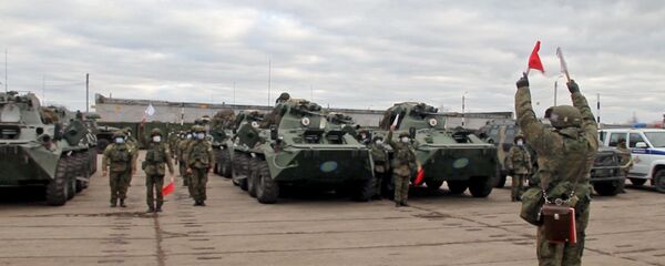 Миротворцы перед отправкой на аэродром Ульяновск-Восточный. Стоп-кадр с видео, предоставленного министерством обороны РФ.  - 俄羅斯衛星通訊社