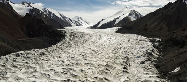 從上世紀50年代開始，該地區溫度平均上升1.5度，造成西藏高原面積為20平方公里的最大冰川縮小了7% - 俄羅斯衛星通訊社