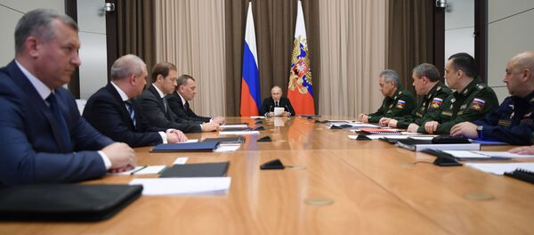 11 ноября 2020. Президент РФ Владимир Путин проводит совещание с руководством Министерства обороны РФ, главами федеральных ведомств и предприятий ОПК по вопросам оснащения Вооруженных Сил РФ новыми системами управления.  - 俄罗斯卫星通讯社