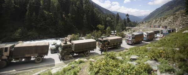 Индийский конвой в Ладакхе. - 俄罗斯卫星通讯社