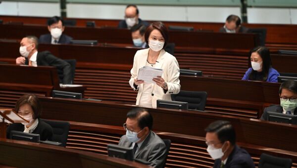 Депутат выступает во время встречи в Законодательном совете в Гонконге - 俄羅斯衛星通訊社