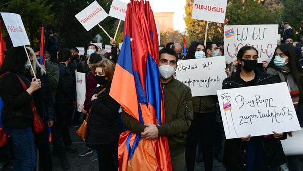 Участники митинга оппозиции в Ереване.  - 俄罗斯卫星通讯社