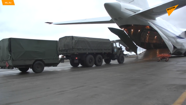 俄维和部队人员和装备抵达埃里温机场 - 俄罗斯卫星通讯社