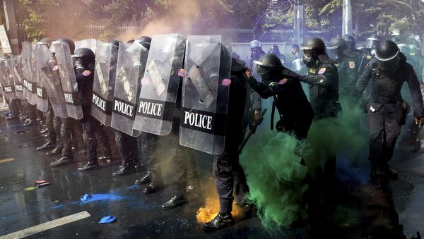 Полиция во время антиправительственного протеста в Бангкоке - 俄罗斯卫星通讯社