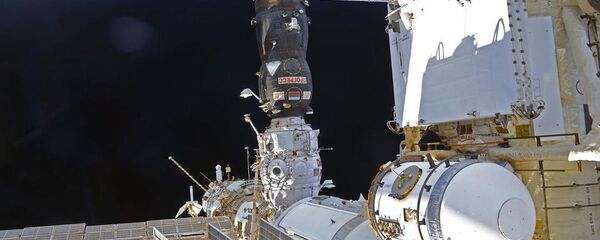 Грузовой корабль Прогресс пристыкованный к Международной космической станции - 俄罗斯卫星通讯社
