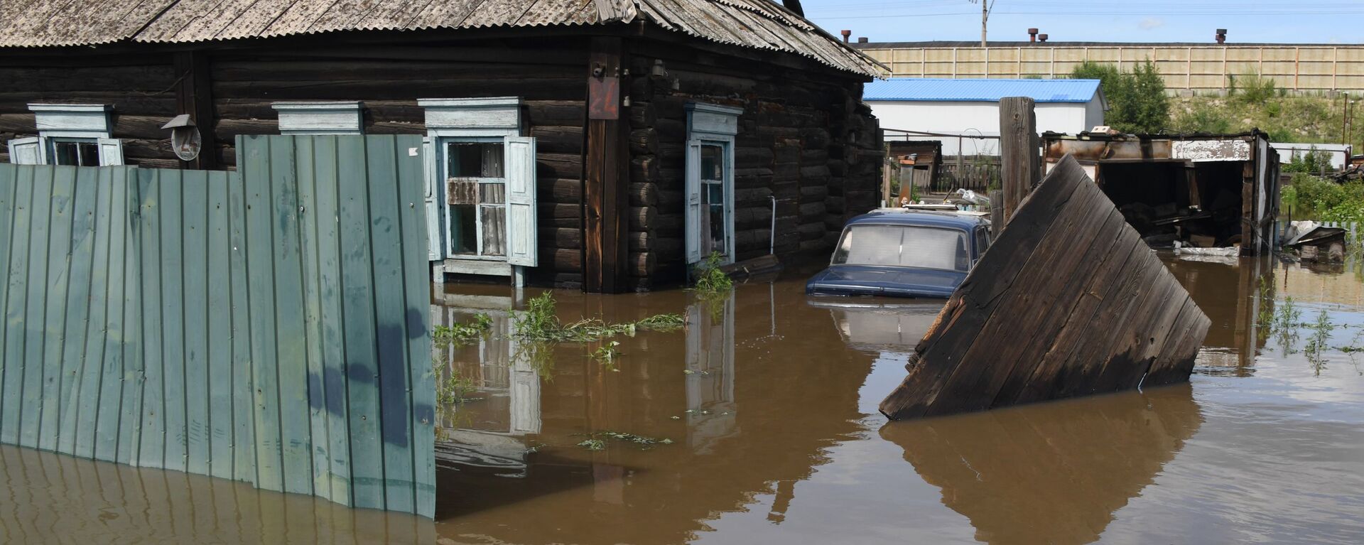 Частный дом в Чите, затопленный в результате притока воды в реке Читинка - 俄罗斯卫星通讯社, 1920, 19.08.2021