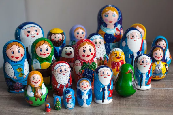 Готовые деревянные матрешки, расписанные мастером Людмилой Роговой из Тюмени - 俄羅斯衛星通訊社