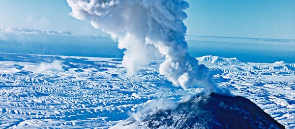 Выброс пепла вулканом Ключевская сопка - 俄罗斯卫星通讯社