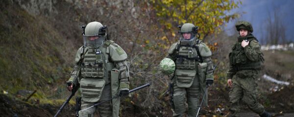 Специалист Международного противоминного центра Минобороны России в Карабахе - 俄羅斯衛星通訊社