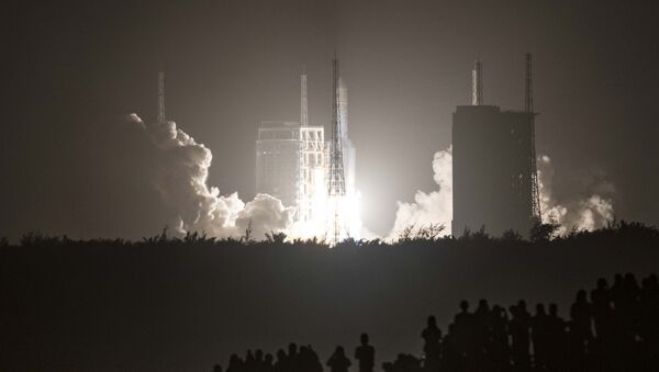 Китайская ракета Чанчжэн-5 с лунным аппаратом стартовала с космодрома на Хайнане - 俄罗斯卫星通讯社