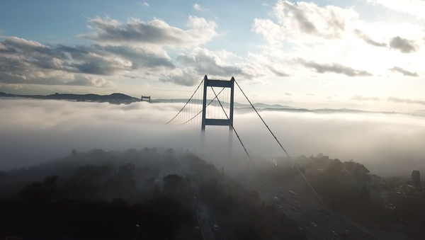博斯普鲁斯海峡大桥在雾中 - 俄罗斯卫星通讯社