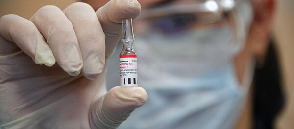 Вакцинация добровольцев российским препаратом от коронавируса Спутник V - 俄羅斯衛星通訊社