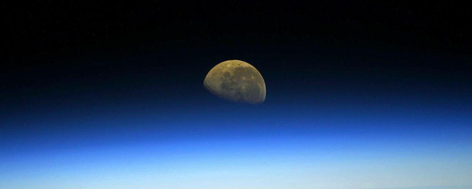 Снимок Луны с борта МКС - 俄罗斯卫星通讯社, 1920, 26.05.2021