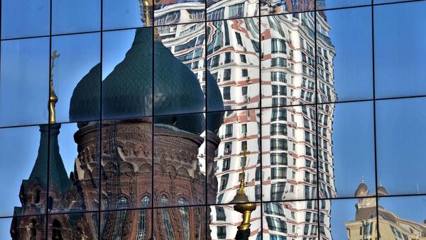  Отражение храма в витрине здания. Харбина - 俄罗斯卫星通讯社