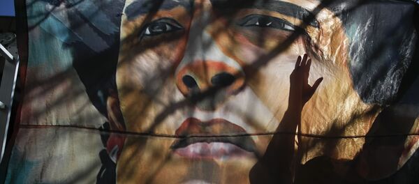 Баннер с изображением Диего Марадоны у больницы в Аргентине - 俄罗斯卫星通讯社