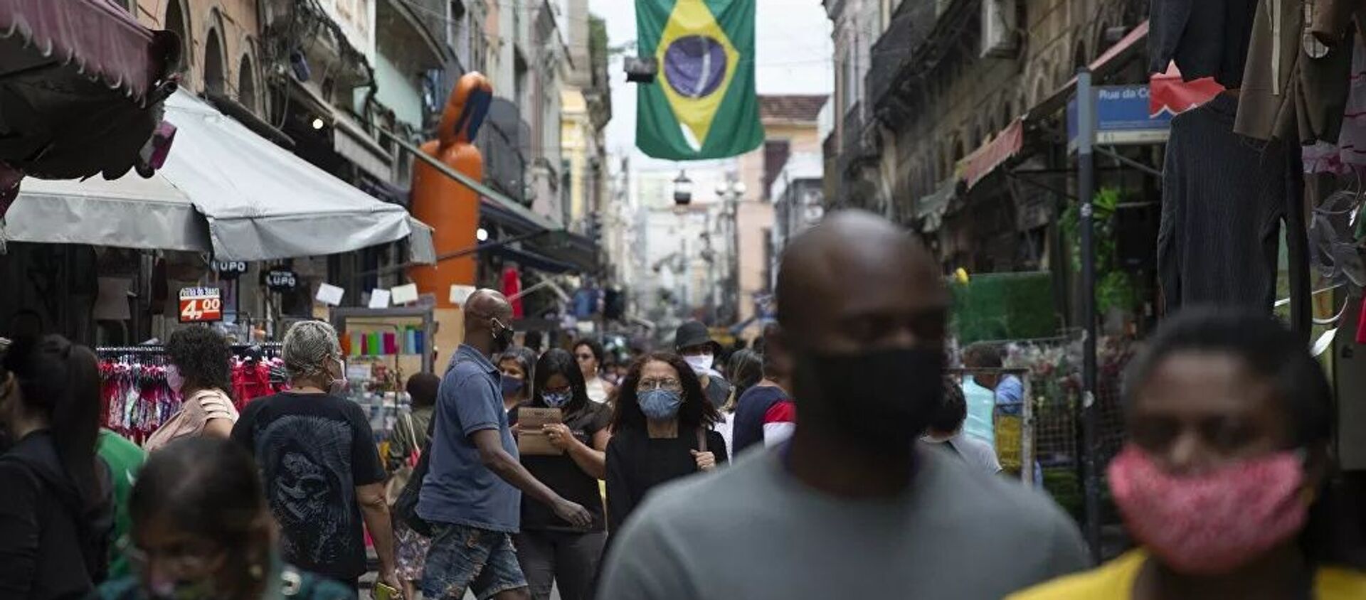 Улица в центре Рио-де-Жанейро в районе популярного рынка Saara 10 июля 2020 - 俄罗斯卫星通讯社, 1920, 16.03.2021