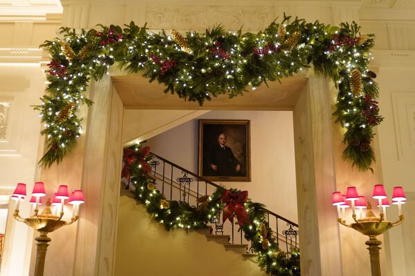 白宫大楼梯的圣诞装饰 - 俄罗斯卫星通讯社