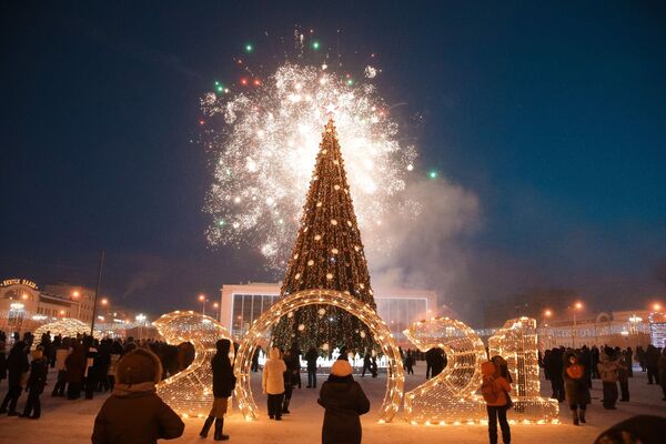 一二三！圣诞树亮起！一二三！圣诞树亮起！ - 俄罗斯卫星通讯社