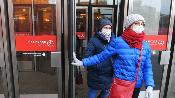 俄医生警告患慢性病和免疫力低的人群应在室内继续佩戴口罩 - 俄罗斯卫星通讯社