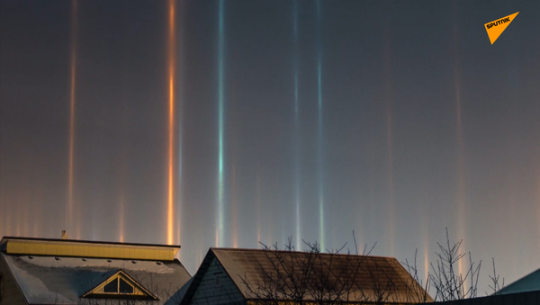 秋明上空出现“光柱” - 俄罗斯卫星通讯社