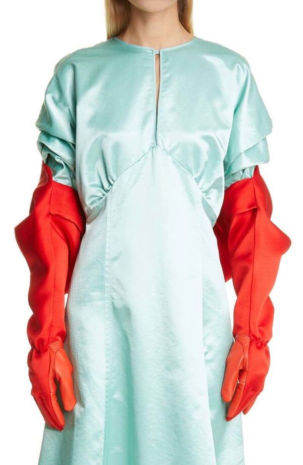 顧客嘲笑品牌夾克好像橡膠手套 （圖片） - 俄羅斯衛星通訊社