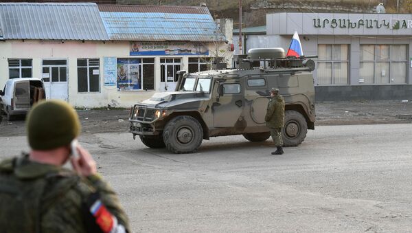 Российские миротворцы на одной из улиц в городе Лачин (Бердзор) в Азербайджане. - 俄羅斯衛星通訊社