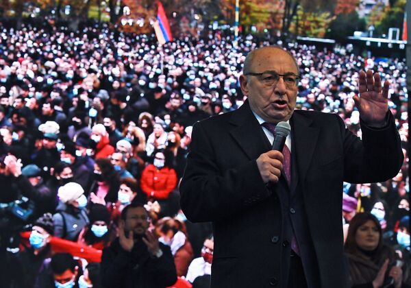 亞美尼亞反對派要求本國總理在12月8日前辭職 亞美尼亞反對派要求本國總理在12月8日前辭職 - 俄羅斯衛星通訊社