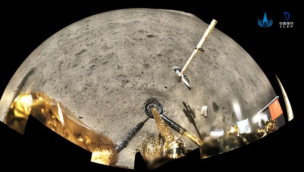 Китайский зонд Чанъэ-5 совершил успешную посадку на поверхности Луны.  - 俄罗斯卫星通讯社