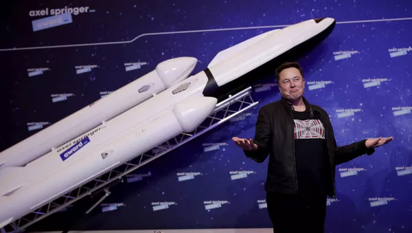 SpaceX owner and Tesla CEO Elon Musk arrives on the red carpet for the Axel Springer media award, in Berlin, Germany, Tuesday, Dec. 1, 2020 - 俄羅斯衛星通訊社