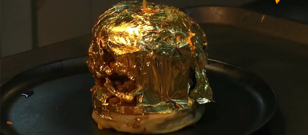 哥倫比亞一家餐廳推出24k鍍金漢堡 哥倫比亞一家餐廳推出24k鍍金漢堡 - 俄羅斯衛星通訊社