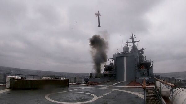 俄太平洋艦隊“轟鳴”號輕型護衛艦在日本海擊退“敵”無人艇攻擊 - 俄羅斯衛星通訊社
