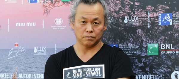 媒体：韩国导演金基德因新冠肺炎并发症在拉脱维亚去世 - 俄罗斯卫星通讯社