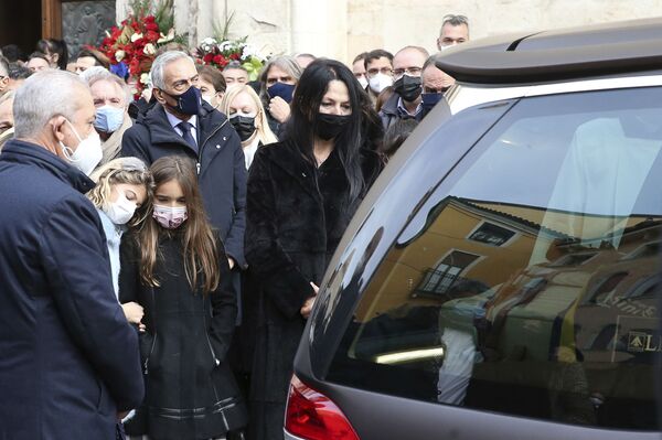 意大利前國腳羅西被下葬時家中被盜 - 俄羅斯衛星通訊社