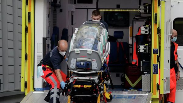 Экипаж скорой помощи, на котором предположительно был доставлен в клинику Шарите в Берлине Алексей Навальный - 俄羅斯衛星通訊社