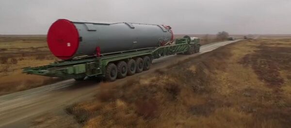 Межконтинентальная баллистическая ракета ракетного комплекса стратегического назначения Авангард перед установкой в пусковую шахту в Оренбургской области. - 俄羅斯衛星通訊社