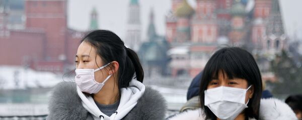 Иностранные туристы на Парящем мосту в парке Зарядье в Москве.  - 俄罗斯卫星通讯社