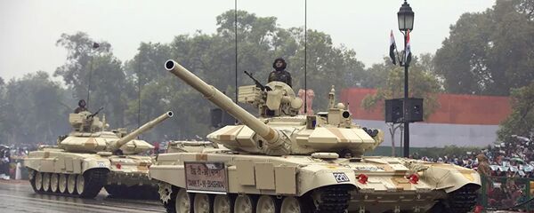 Индийские танки во время парада в честь Дня Республики в Нью-Дели. Индия - 俄罗斯卫星通讯社