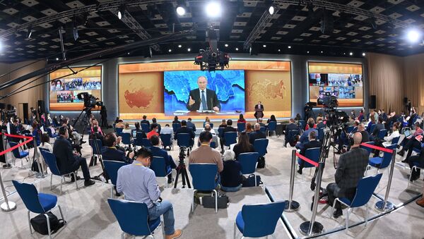 Ежегодная пресс-конференция президента РФ Владимира Путина - 俄罗斯卫星通讯社
