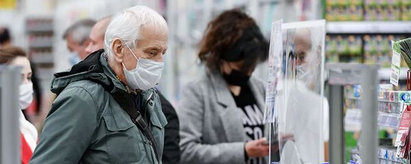 Люди в медицинских масках в ТЦ Южная Галерея в Симферополе Люди в медицинских масках в ТЦ Южная Галерея в Симферополе - 俄羅斯衛星通訊社