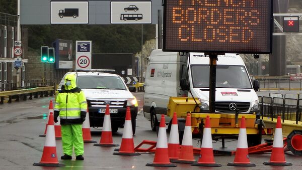 Предупреждение закрытии французской границы на въезде в порт Дувр в Кенте на юго-востоке Англии - 俄罗斯卫星通讯社