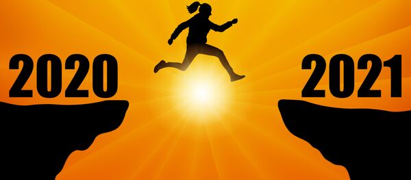 Силуэт прыгающей женщины  - 俄罗斯卫星通讯社